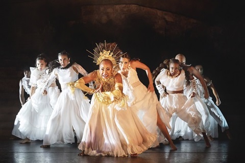 Contra Tiempo Dancers looking forward