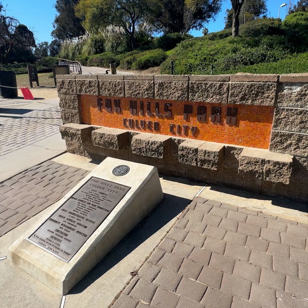 Fox Hills Park sign