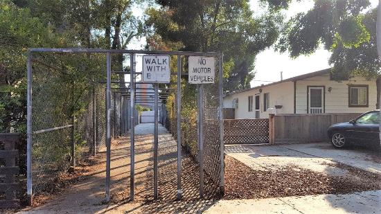 Photograph of Farragut Connector pathway prior to construction in 2024-25.